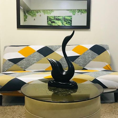 One Palm Tree Villas Across Naia-T3 마닐라 외부 사진