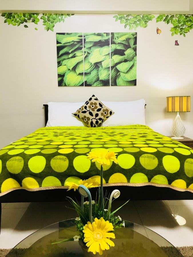 One Palm Tree Villas Across Naia-T3 마닐라 외부 사진